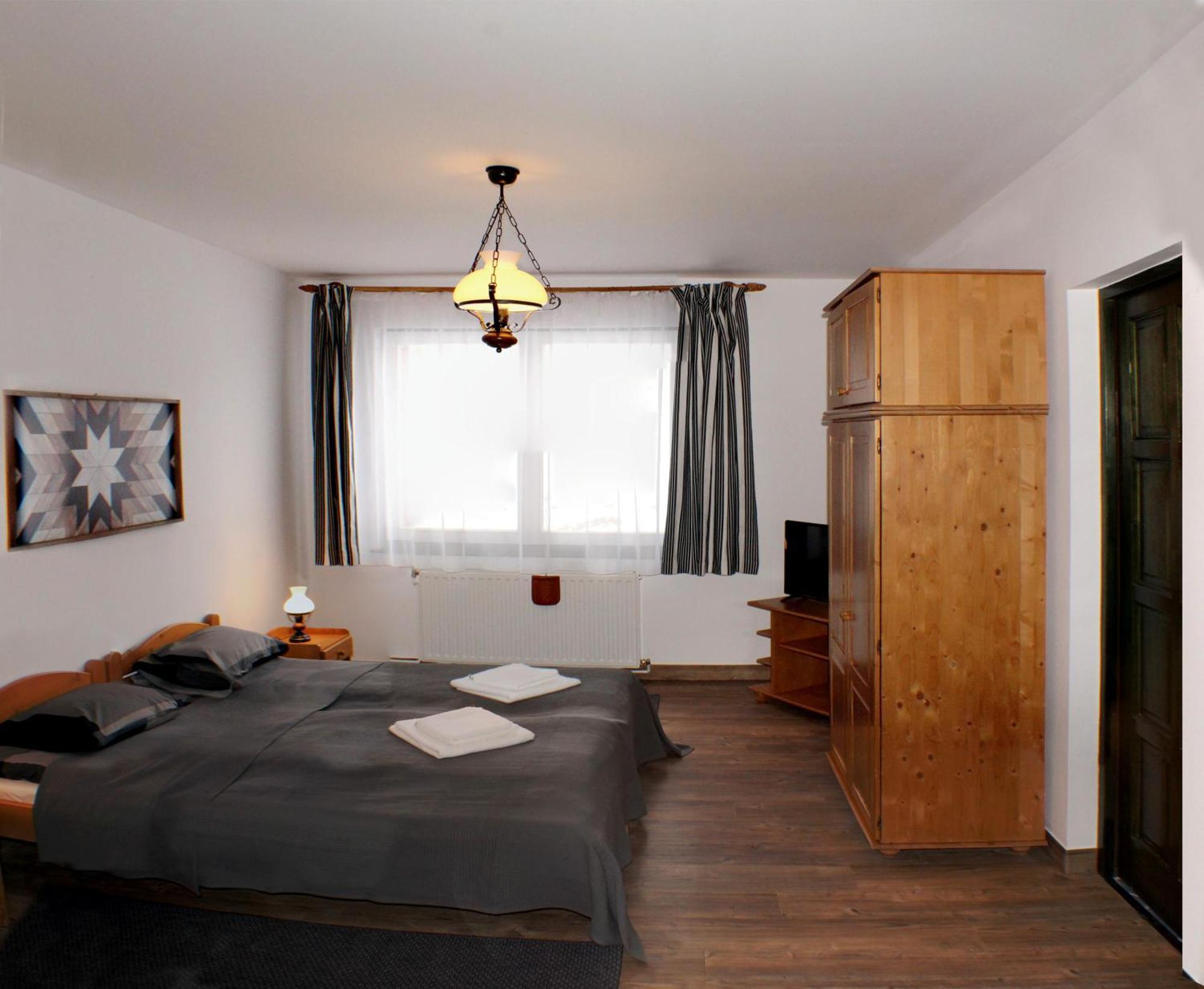 Sugo Panzio Madarasi Hargita Hotel Izvoare  Eksteriør billede