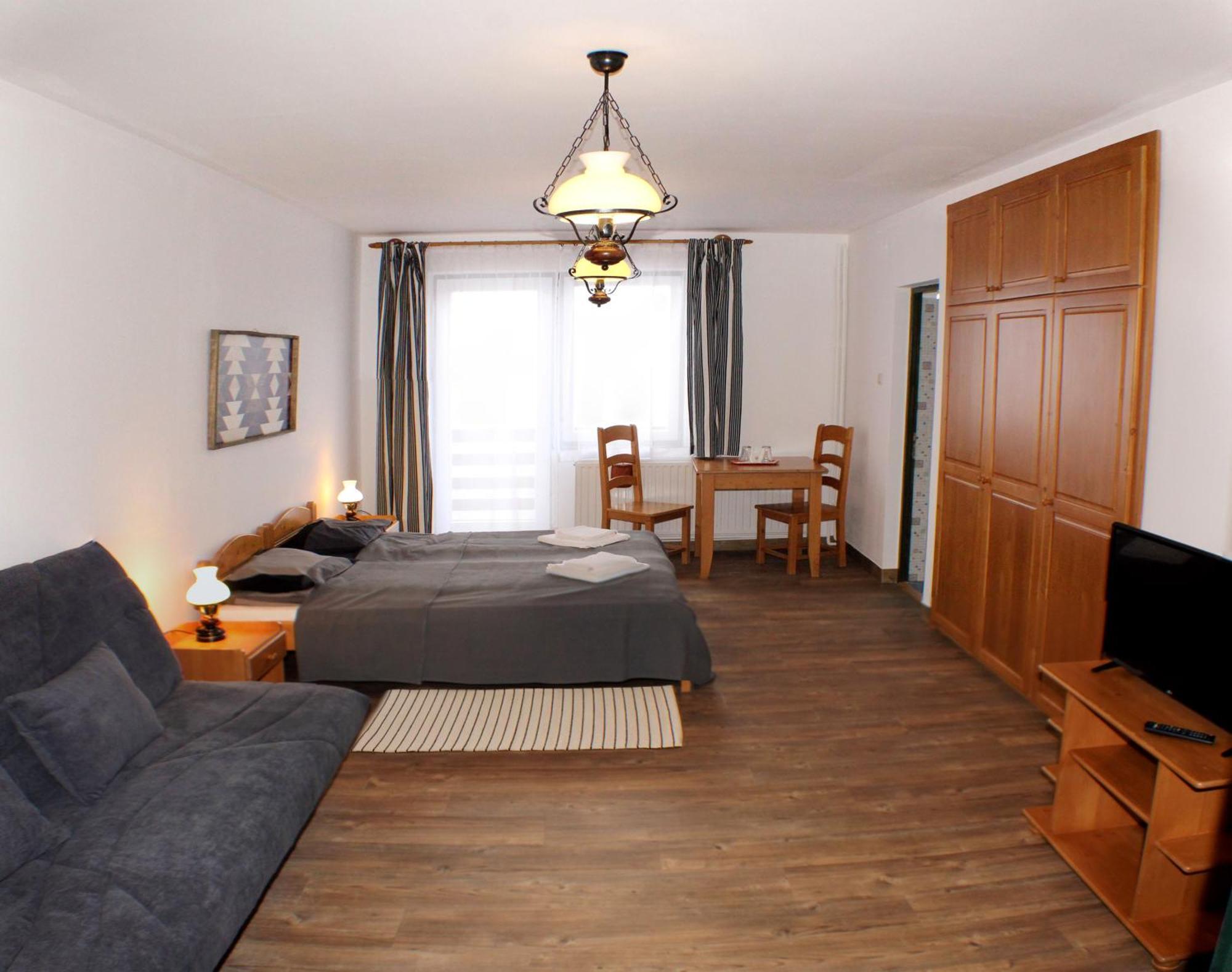 Sugo Panzio Madarasi Hargita Hotel Izvoare  Eksteriør billede