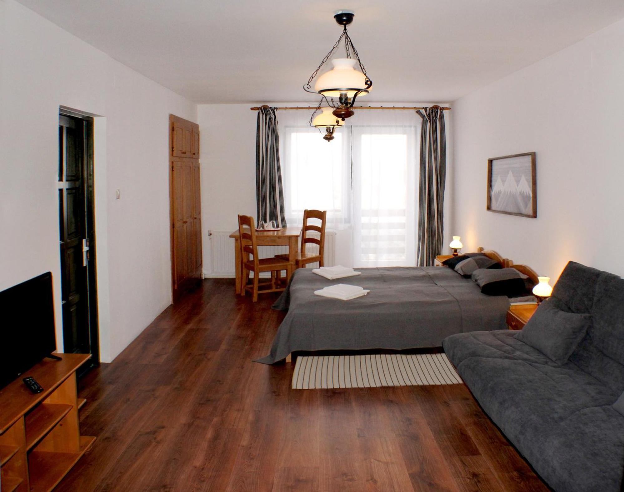 Sugo Panzio Madarasi Hargita Hotel Izvoare  Eksteriør billede