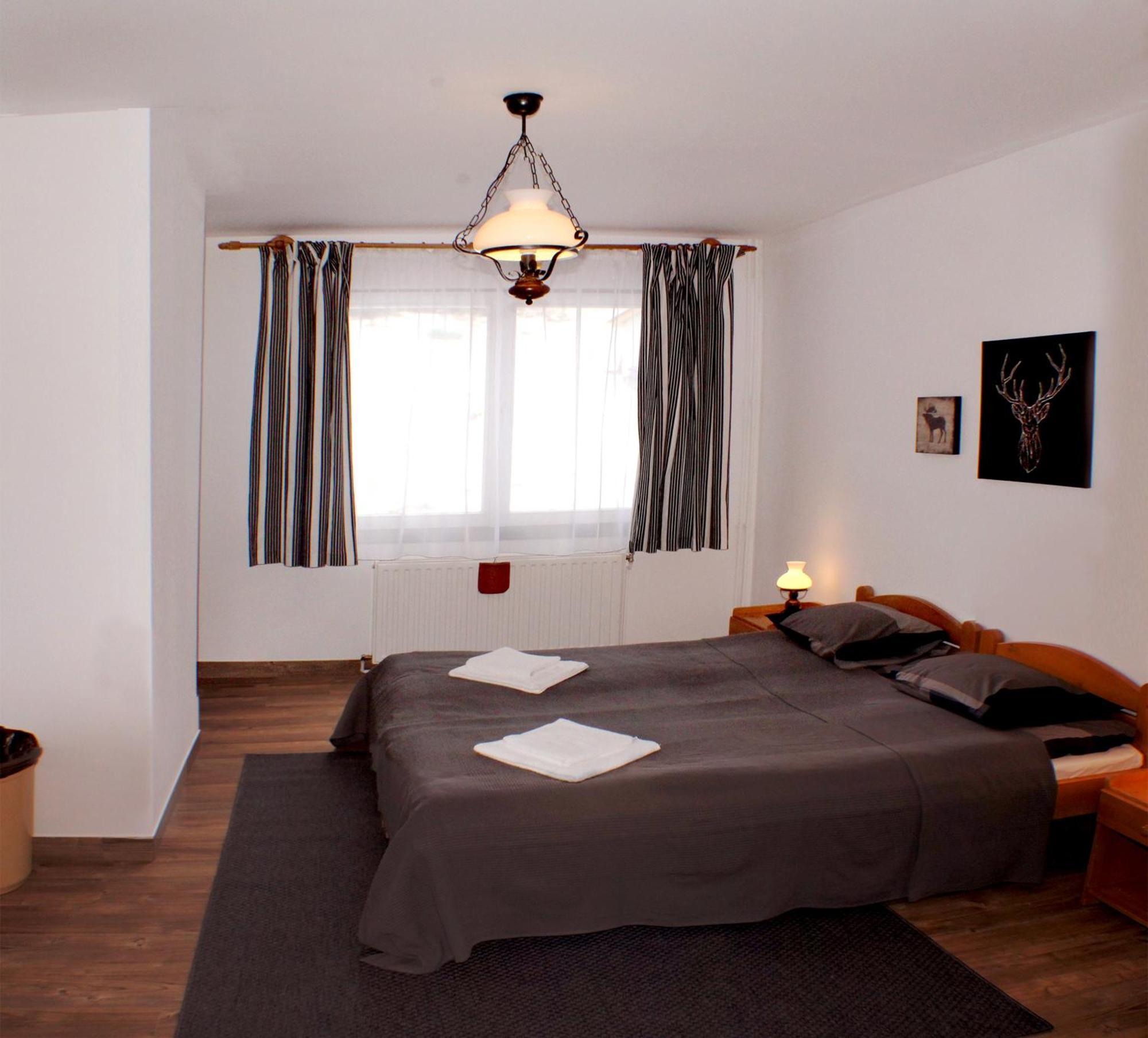 Sugo Panzio Madarasi Hargita Hotel Izvoare  Eksteriør billede
